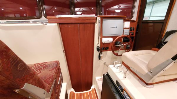 Ranger Tugs R29 image