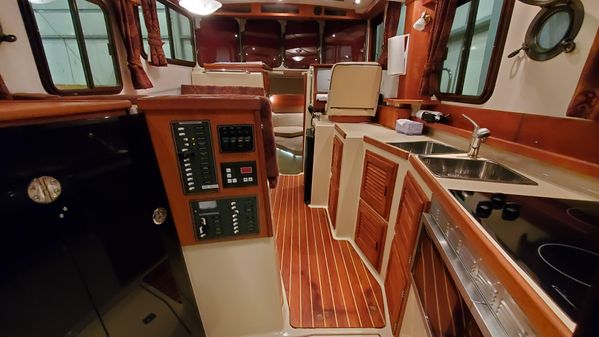 Ranger Tugs R29 image