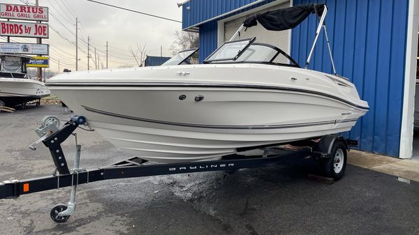 Bayliner VR5