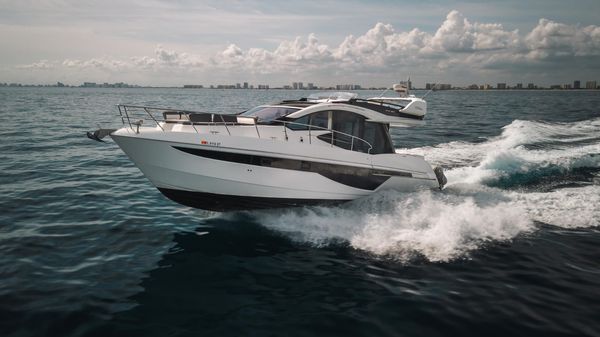 Galeon 470 Sky
