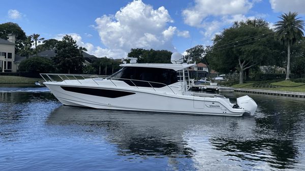 Boston Whaler 405 Conquest 