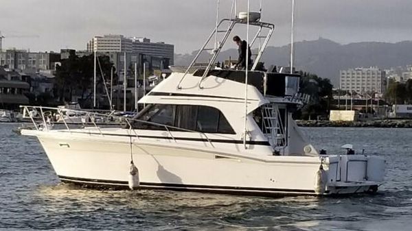 Riviera 33 Flybridge 