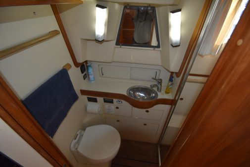 Sabreline 36 AFT CABIN image