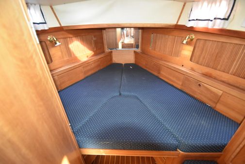 Sabreline 36 AFT CABIN image