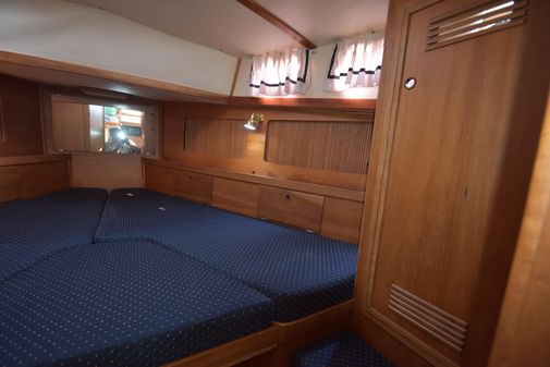 Sabreline 36 AFT CABIN image