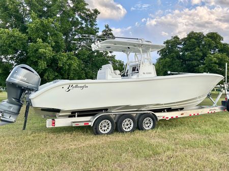 Yellowfin 32 Offshore image