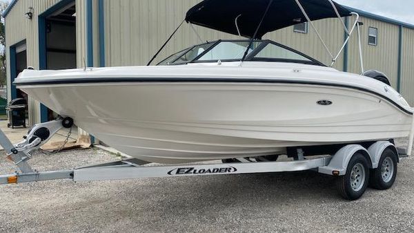 Sea Ray SPX 210