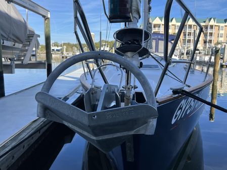 Beneteau Oceanis Clipper 411 image