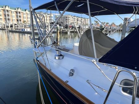 Beneteau Oceanis Clipper 411 image