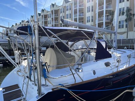 Beneteau Oceanis Clipper 411 image