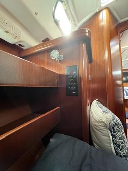 Beneteau Oceanis Clipper 411 image