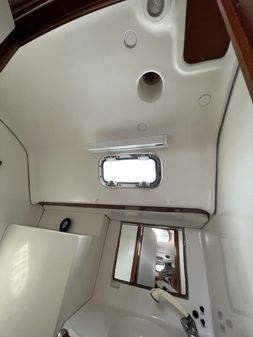 Beneteau Oceanis Clipper 411 image