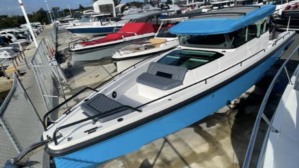 Axopar 37 Cross Cabin XC