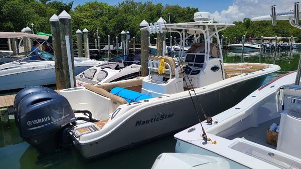 NauticStar 2602 Legacy