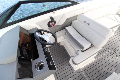 Sea Ray 270 SDX image