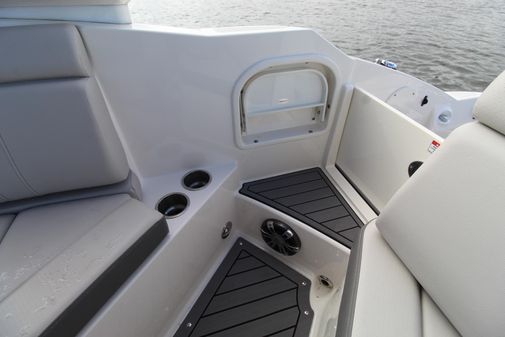 Sea Ray 270 SDX image