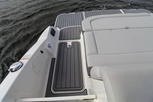 Sea Ray 270 SDX image