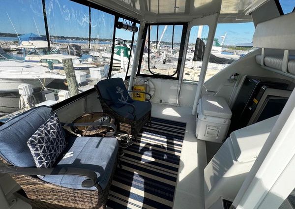 Carver 355-AFT-CABIN image