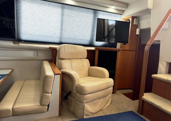 Carver 355-AFT-CABIN image