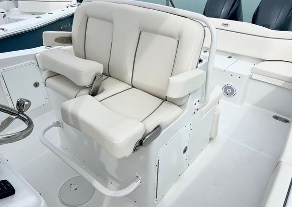 Sea Hunt Ultra 275 SE image