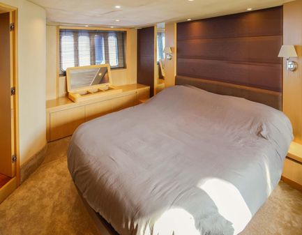 Princess Yachts V65 image