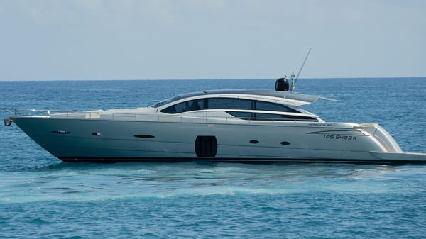 Pershing 80