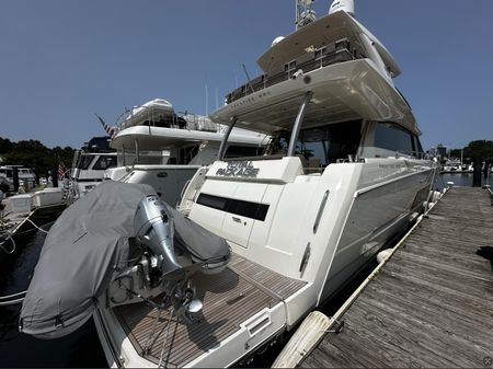 Prestige 680 Flybridge image