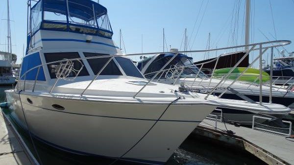 Egg Harbor 33 Sedan 