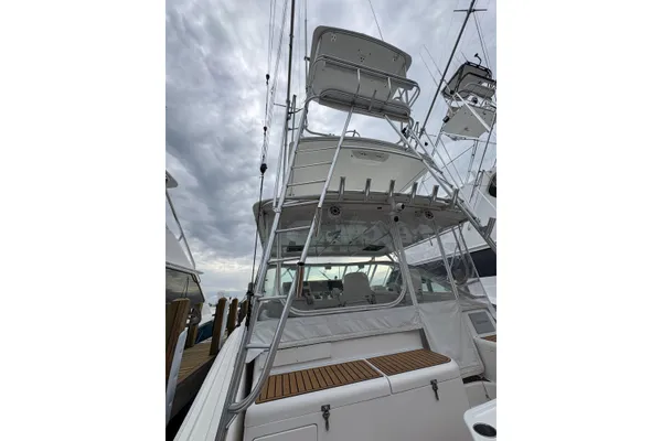 Cabo 40 Hardtop Express image