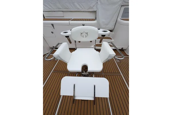 Cabo 40 Hardtop Express image