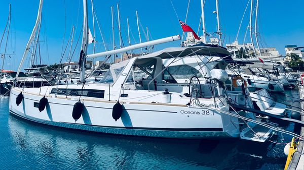 Beneteau Oceanis 38.1 