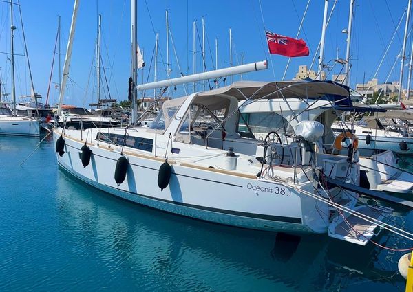 Beneteau Oceanis 38.1 image