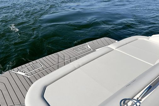 Sea Ray 400 SLX image