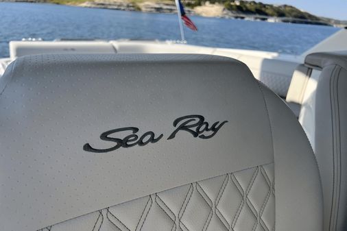 Sea Ray 400 SLX image