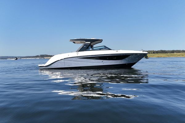 Sea Ray 400 SLX - main image