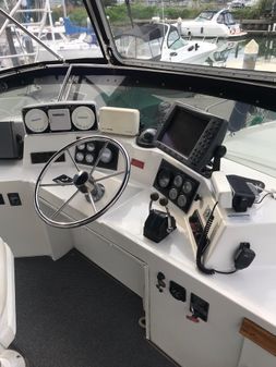 Tollycraft Cockpit Motor Yacht image