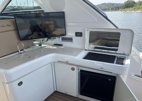 Sea Ray 450 Sundancer image