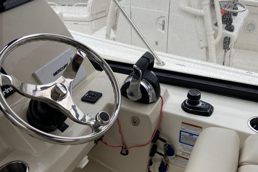 Boston Whaler 325 Conquest image