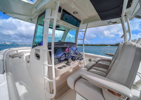 Boston Whaler 350 Outrage image