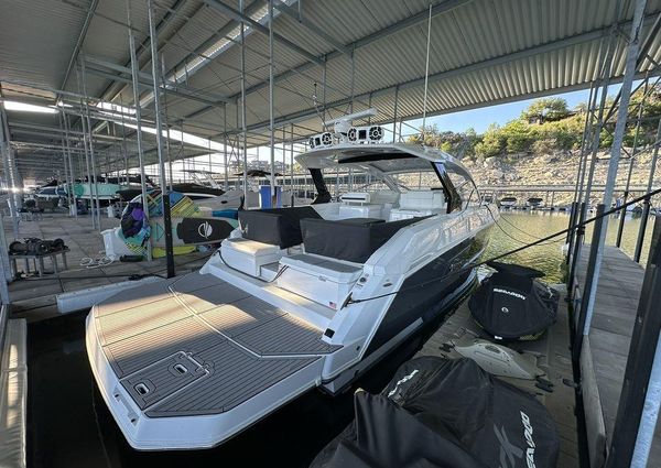 Cruisers Yachts 39 Express Coupe image