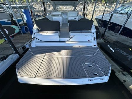 Cruisers Yachts 39 Express Coupe image