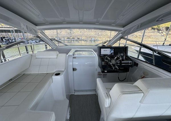 Cruisers Yachts 39 Express Coupe image