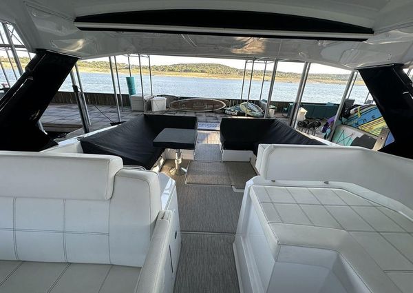 Cruisers Yachts 39 Express Coupe image