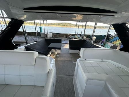 Cruisers Yachts 39 Express Coupe image