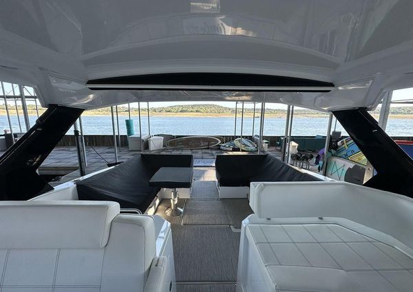 Cruisers Yachts 39 Express Coupe image