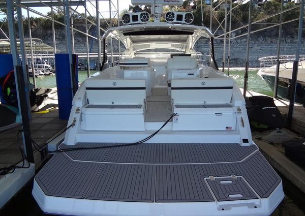 Cruisers Yachts 39 Express Coupe image