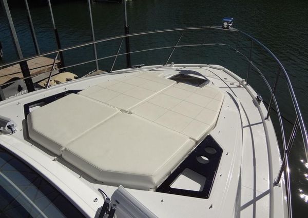 Cruisers Yachts 39 Express Coupe image