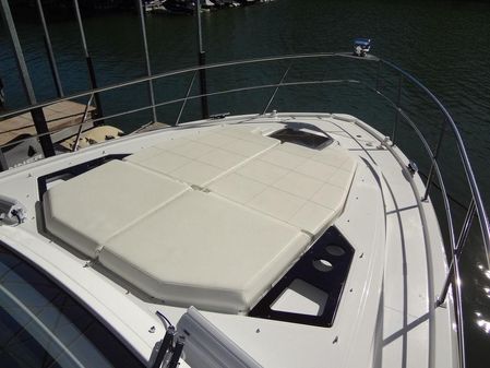 Cruisers Yachts 39 Express Coupe image