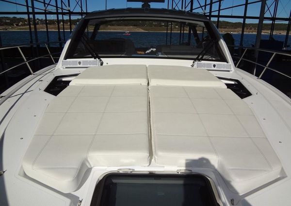 Cruisers Yachts 39 Express Coupe image