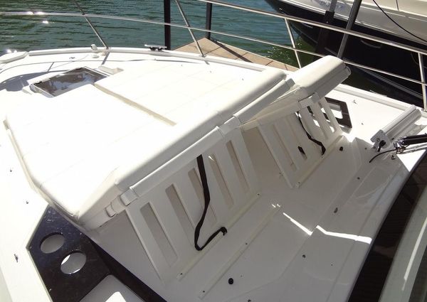 Cruisers Yachts 39 Express Coupe image